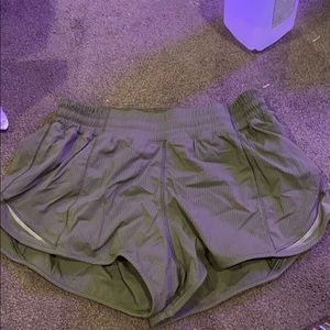 LuluLemon Hotty Hot 2.5 Shorts